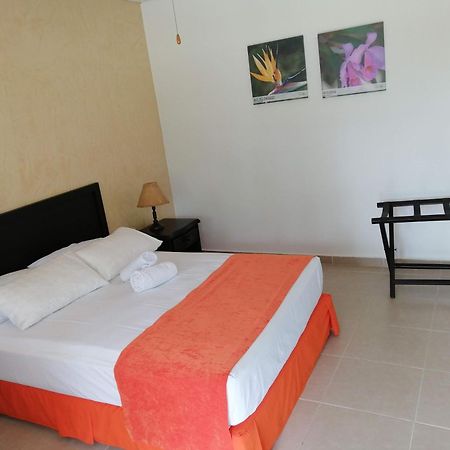Puerto Espejo Hotel Campestre La Floresta מראה חיצוני תמונה