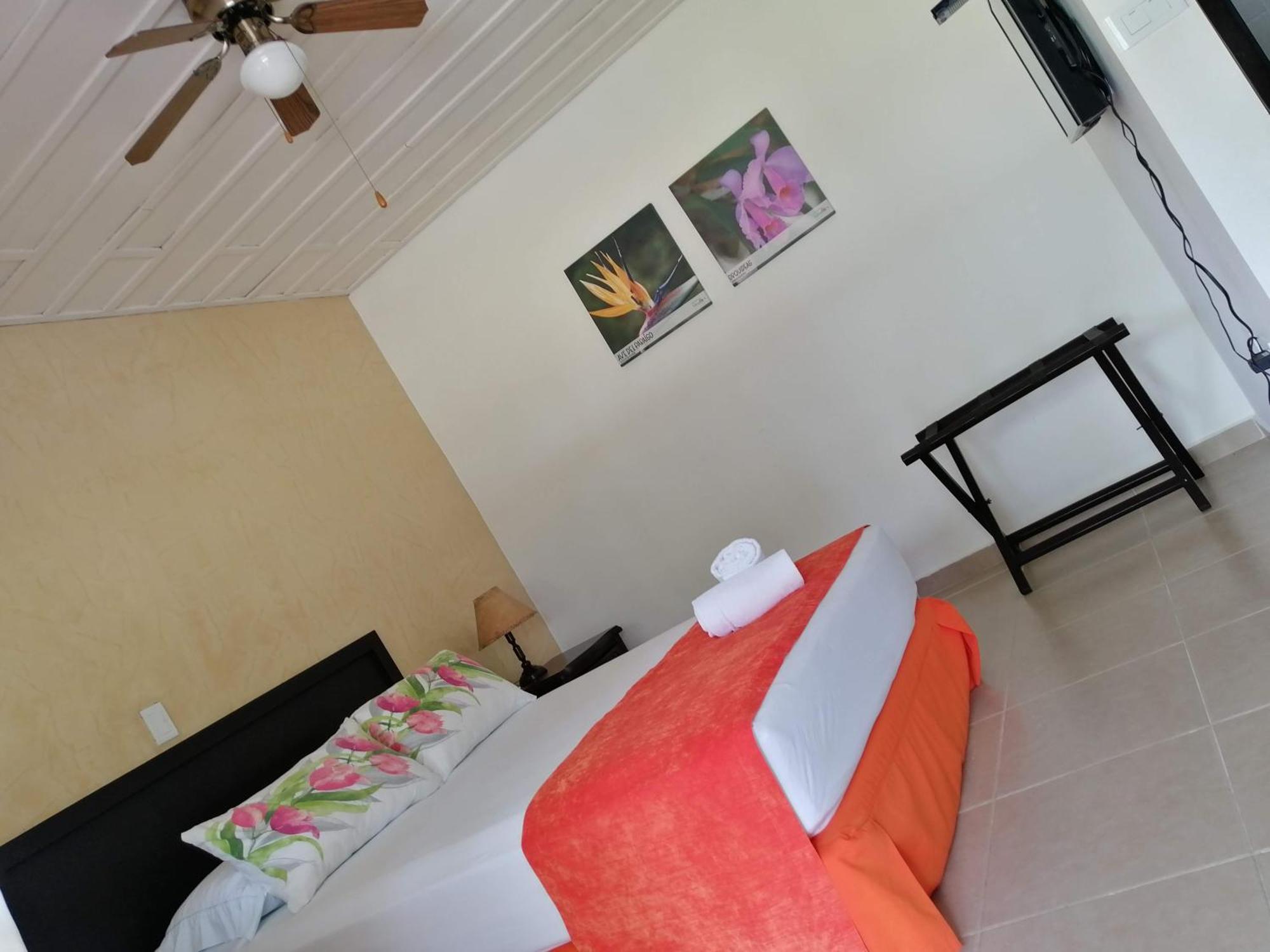Puerto Espejo Hotel Campestre La Floresta מראה חיצוני תמונה