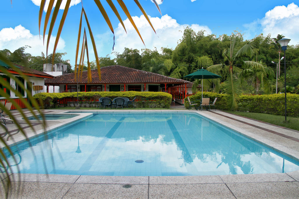 Puerto Espejo Hotel Campestre La Floresta מראה חיצוני תמונה